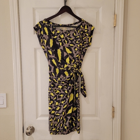 Diane Von Furstenberg Silk Dress Size 2 Grey Black Yellow Animal Print Vintage - Picture 1 of 9